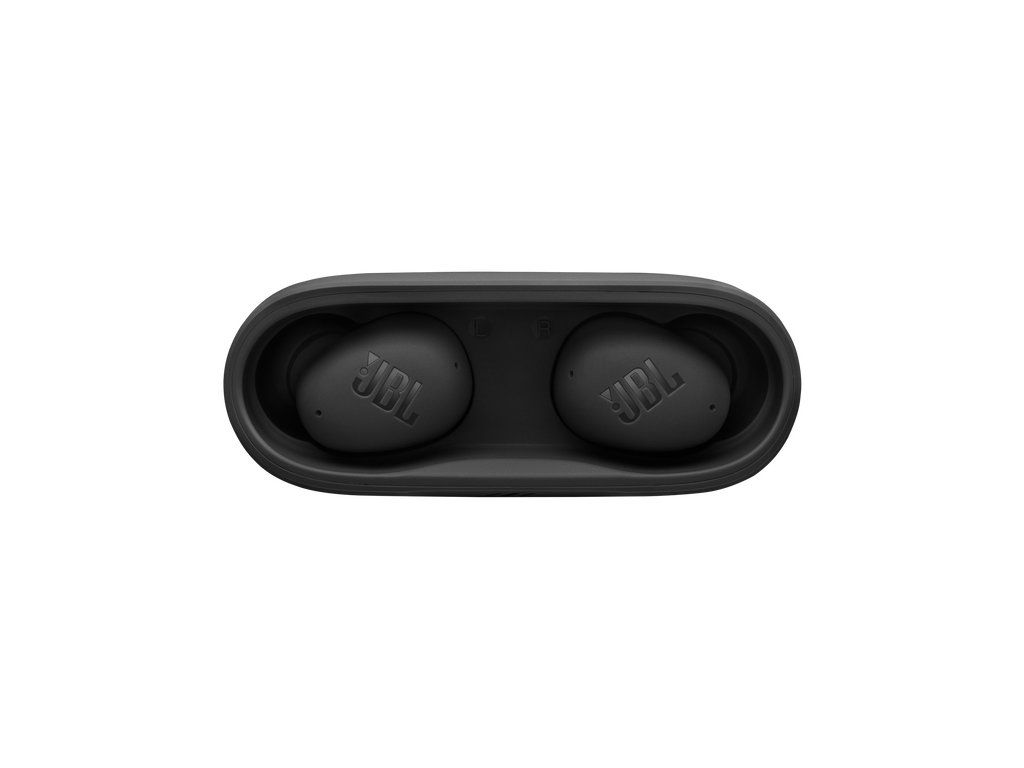 Čierne slúchadlá JBL Wave Buds 2 uložené v otvorenom nabíjacom puzdre